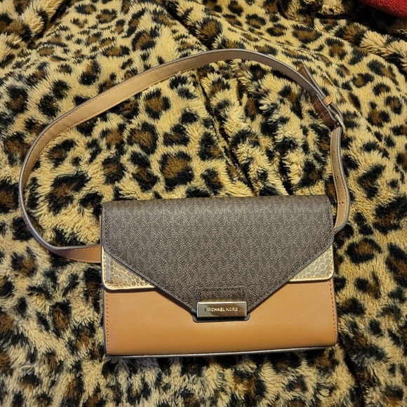 Michael Kors Signature Logo & Python-Embossed Fanny Pack - Picture 2 of 8